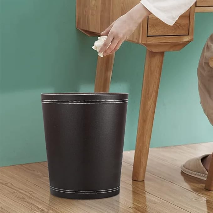 KINGFOM Classic Pu Leather Trash Can Wastebasket, Small Garbage Container Can for Bathrooms, Powder Rooms, Kitchens, Home, Office and and High Class Hotel Round Black