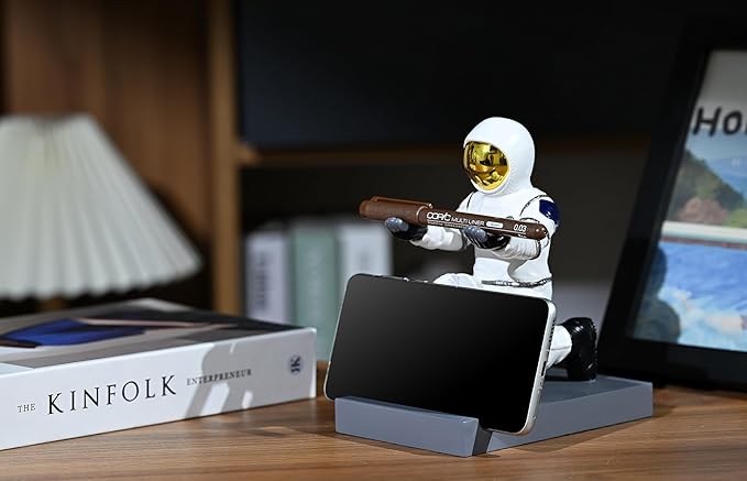 Astronaut Resin Pen Holder, Mobile Phone Stand, Device Stand, Desk Organizer Decorative Pen Holder (White&Golden)